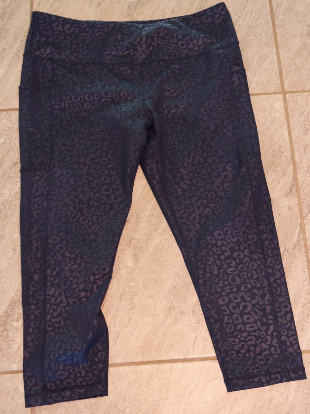 Constantly Varied Gear Navy Leopard Capri Leggings XXL
